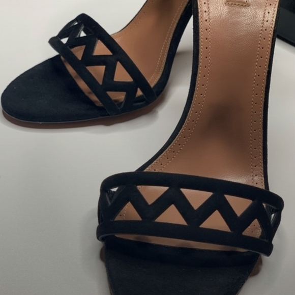 ALAÏA - NWT Black Sexy Cutout Heels, EU 40.5 - Picture 3 of 3